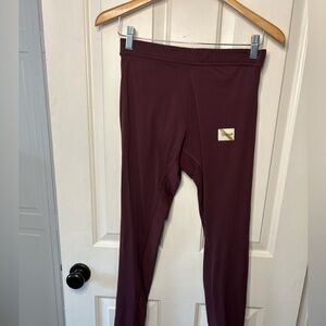 Tracksmith Men’s Turnover tights - size large - burgundy - lined
